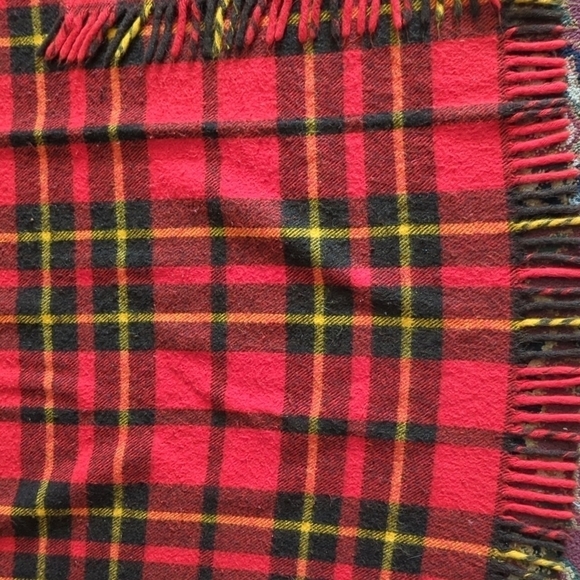 Faribo Vintage red plaid throw  Fluff Loomed square tartan Plaid Stadium blanket - Picture 7 of 9